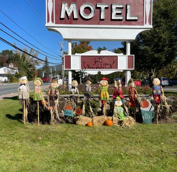 غرفة قياسية سرير كينج, Colonial Motel