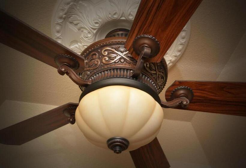 חדר סטנדרט עם מיטת קינג, Crystal Lodge Motel