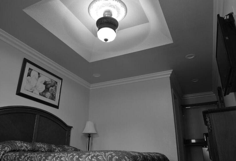 חדר סטנדרט עם מיטת קינג, Crystal Lodge Motel