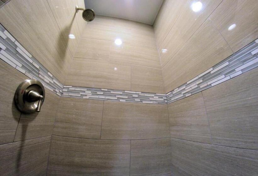 חדר סטנדרט שתי מיטות זוגיות, Crystal Lodge Motel