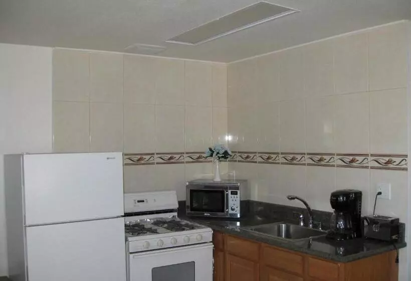Sviitti Poreallas, Crystal Lodge Motel