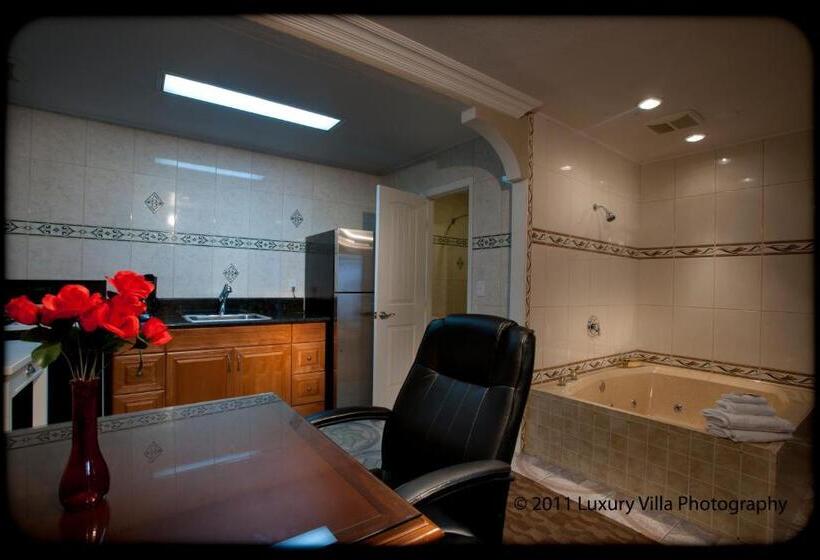 סוויטה עם ג'קוזי, Crystal Lodge Motel