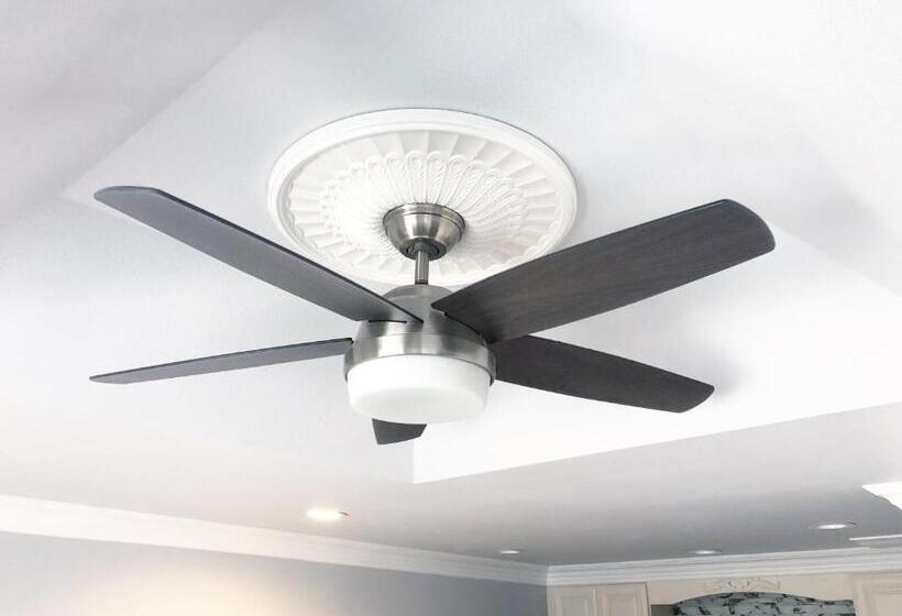 סוויטה משפחתית, Crystal Lodge Motel