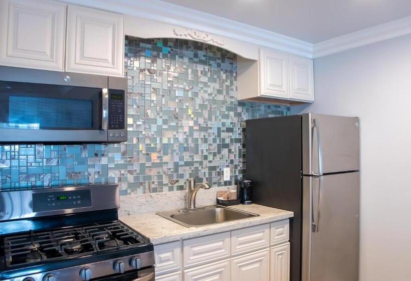 סוויטה משפחתית, Crystal Lodge Motel