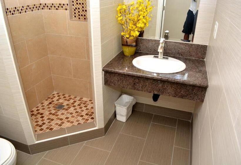 חדר סטנדרט שתי מיטות זוגיות, Crystal Lodge Motel