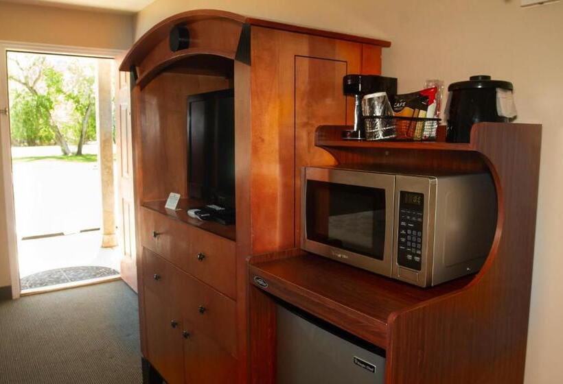 חדר סטנדרט, Cathedral Valley Inn