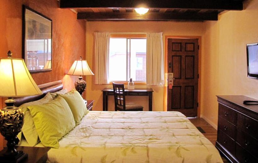 キングサイズベッドのスタンダードルーム, Coast Inn And Spa