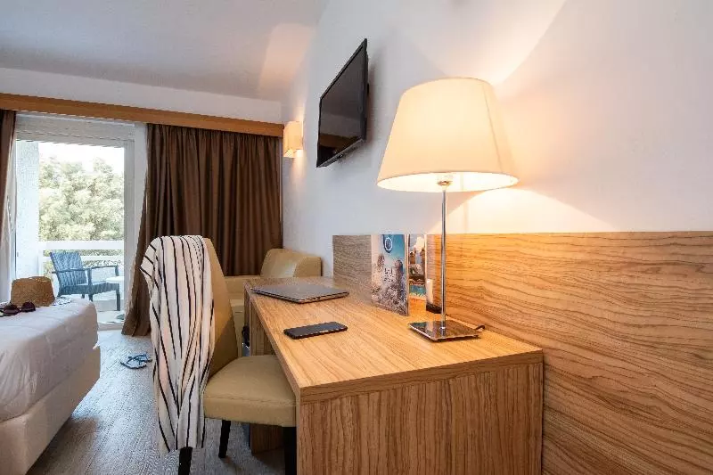 キングサイズベッドのスイートルーム, Comfort Suites