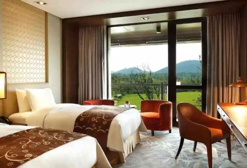 اتاق استاندارد با چشم‌انداز دریاچه, Crowne Plaza Xuzhou Dalong Lake, An Ihg