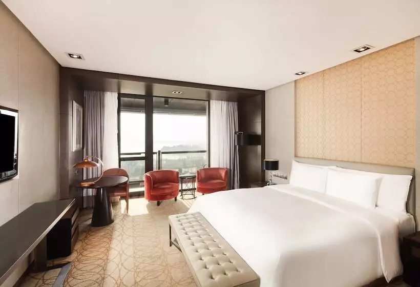 اتاق استاندارد با چشم‌انداز دریاچه, Crowne Plaza Xuzhou Dalong Lake, An Ihg