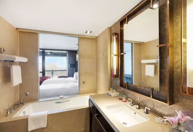 اتاق استاندارد با چشم‌انداز باغ, Crowne Plaza Xuzhou Dalong Lake, An Ihg
