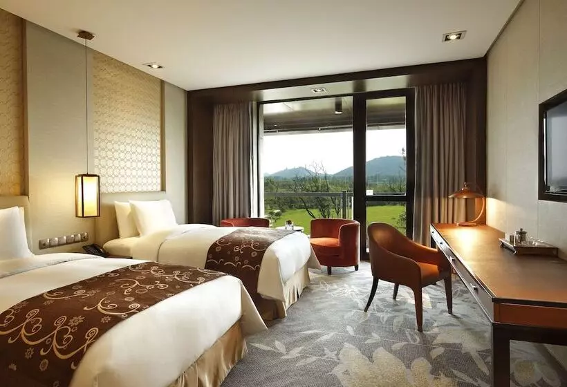 اتاق استاندارد با چشم‌انداز باغ, Crowne Plaza Xuzhou Dalong Lake, An Ihg