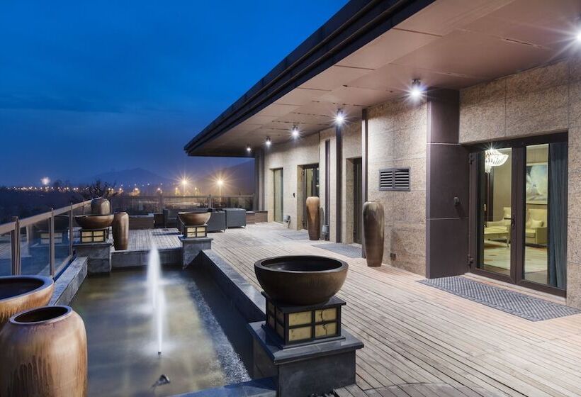 Президентский Люкс, Crowne Plaza Xuzhou Dalong Lake, An Ihg