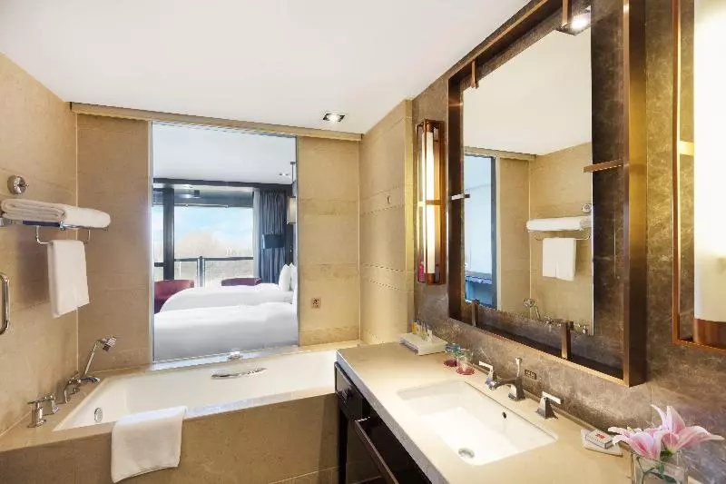 اتاق استاندارد با چشم‌انداز باغ, Crowne Plaza Xuzhou Dalong Lake, An Ihg