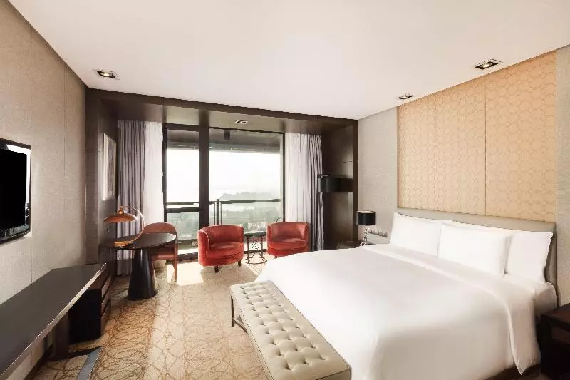 Club Room King Bed, Crowne Plaza Xuzhou Dalong Lake, An Ihg