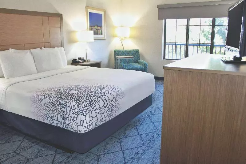 キングサイズベッドのデラックスルーム, La Quinta By Wyndham Ne Long Beach/cypress