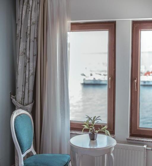 غرفة قياسية سرير كينج, Limani