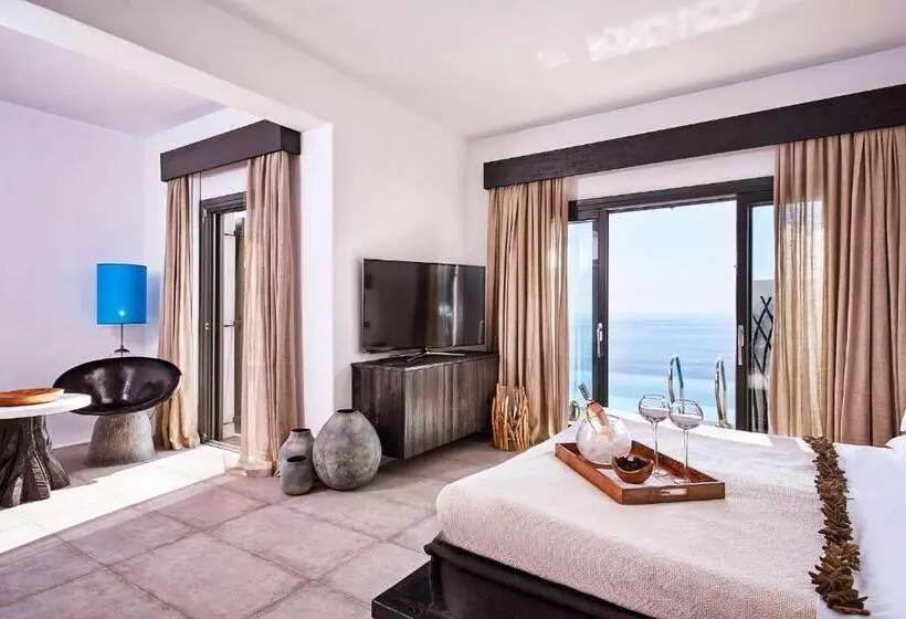 Suite with Pool, Myconian Utopia Relais & Chateaux