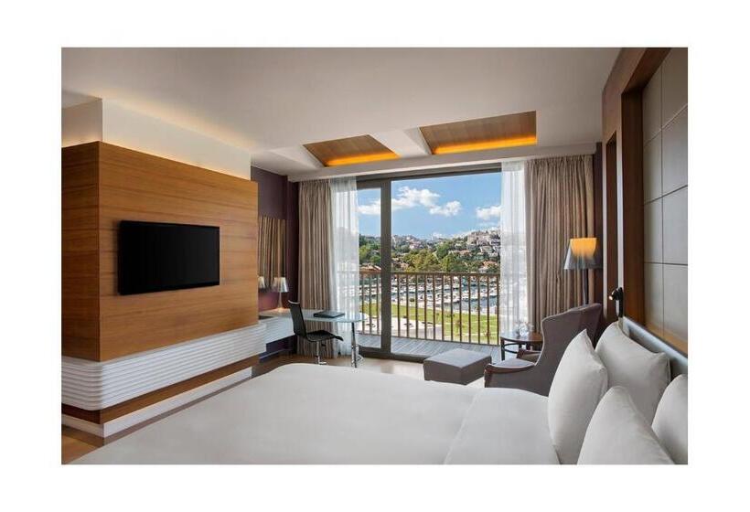 Deluxe Room King Bed & Views, The Grand Tarabya