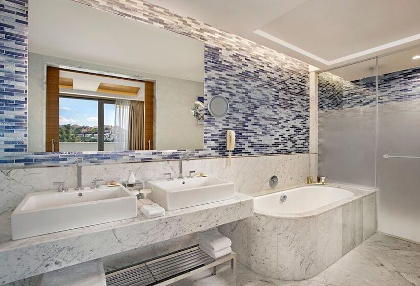 Junior Suite Garden View, The Grand Tarabya