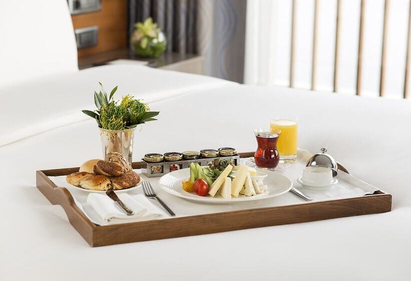 Junior Suite Garden View, The Grand Tarabya