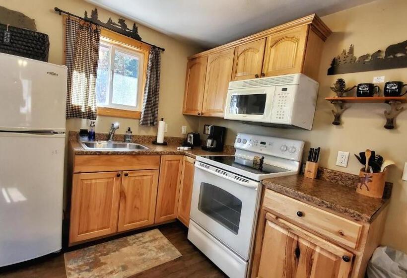 Хижина Deluxe, The Inn On Fall River & Fall River Cabins