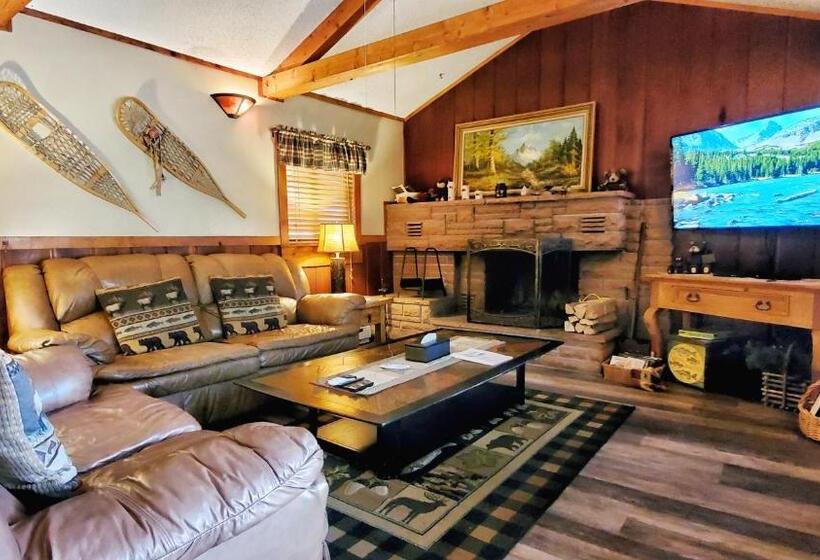 Хижина, The Inn On Fall River & Fall River Cabins