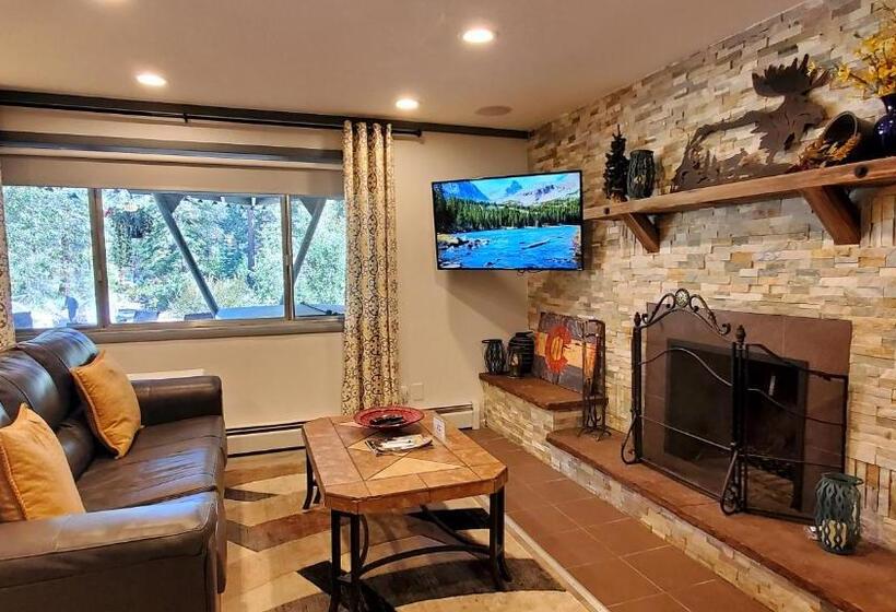 Люкс Вид на Реку, The Inn On Fall River & Fall River Cabins