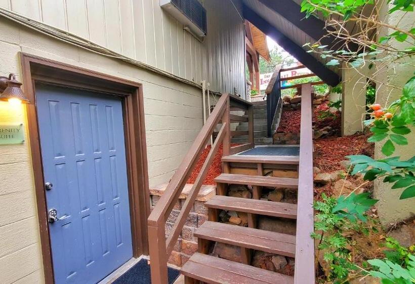 Люкс Вид на Реку, The Inn On Fall River & Fall River Cabins