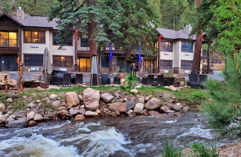 Люкс, The Inn On Fall River & Fall River Cabins