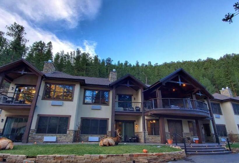 Люкс Кровать Кинг, The Inn On Fall River & Fall River Cabins