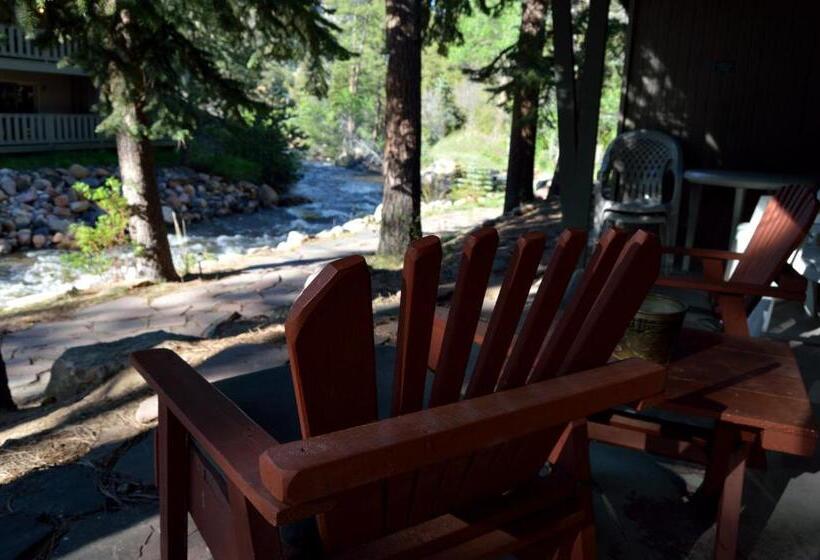 Deluxe room with river view, The Inn On Fall River & Fall River Cabins