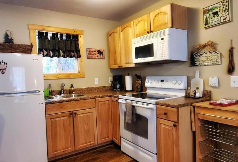 Хижина Deluxe, The Inn On Fall River & Fall River Cabins