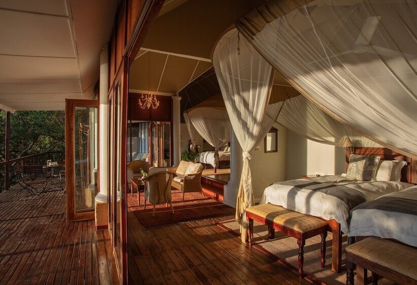 سوییت خانوادگی, The River Club