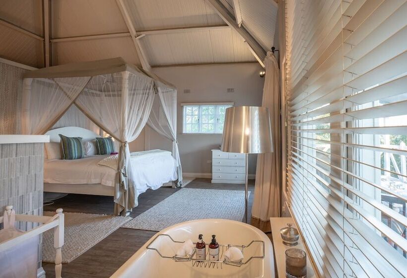 سوئیت دلوکس 2 خوابه, The River Club