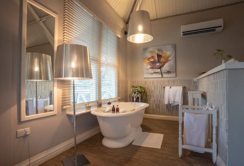 سوئیت دلوکس 2 خوابه, The River Club