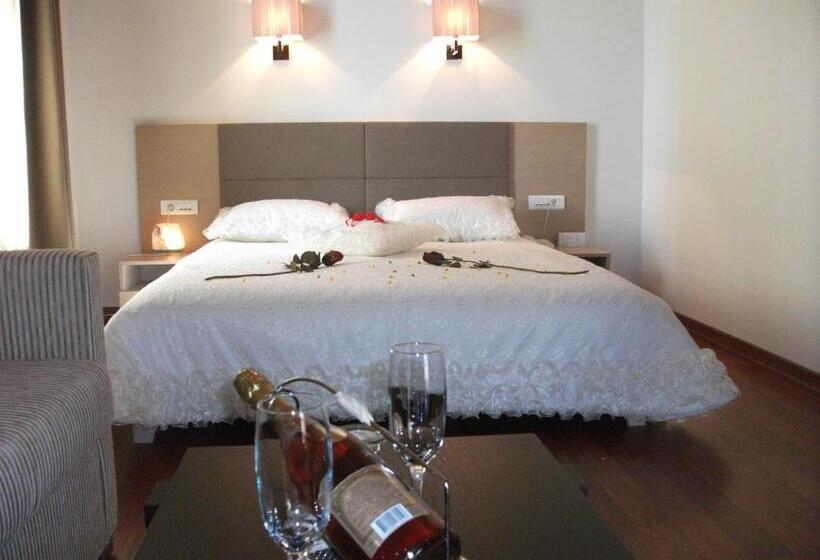 Полулюкс, Iksir Resort Town