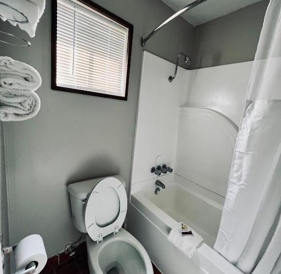 غرفة قياسية, Ozark Inn & Suites