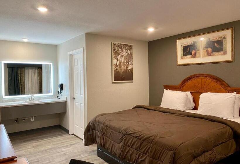 جناح سوبيريور, Ozark Inn & Suites