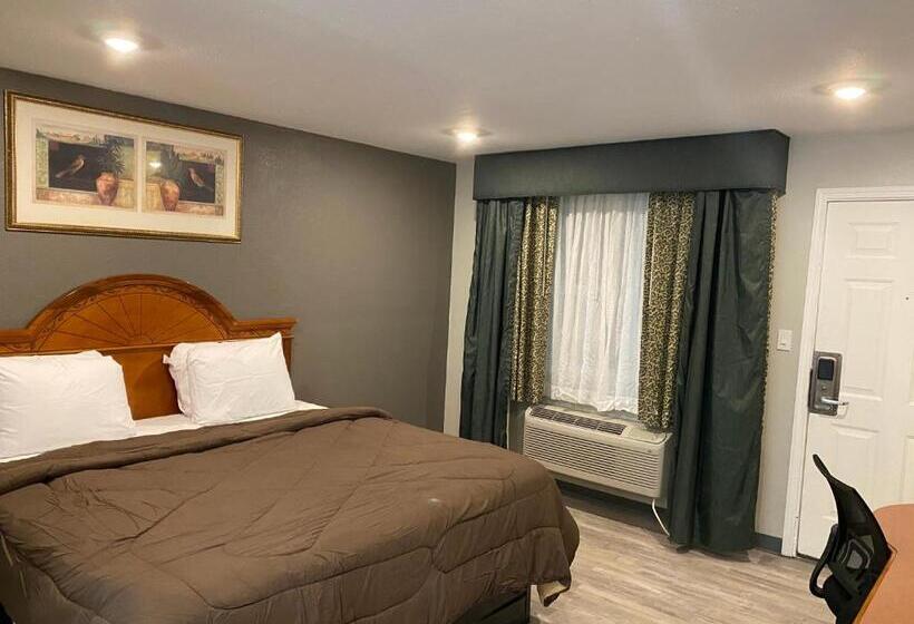 Люкс Superior, Ozark Inn & Suites