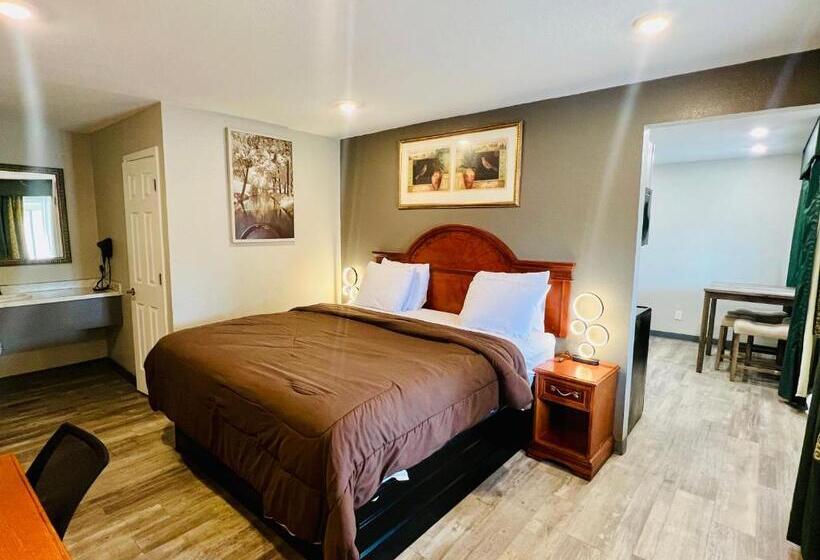 جناح سوبيريور, Ozark Inn & Suites