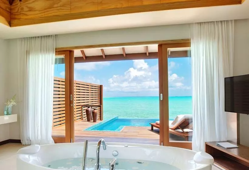 ویلای لوکس 1 خوابه, Hideaway Beach Resort & Spa