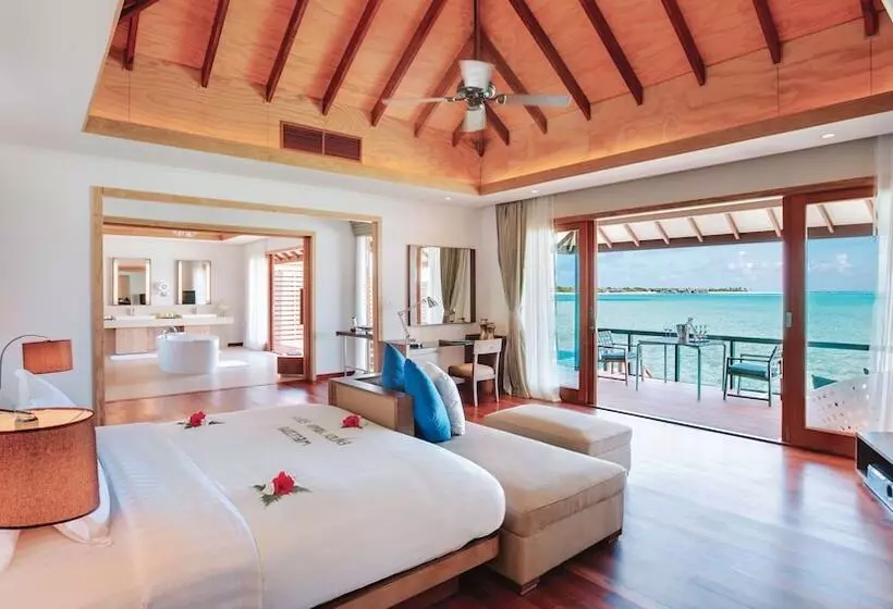 ویلای لوکس 1 خوابه, Hideaway Beach Resort & Spa