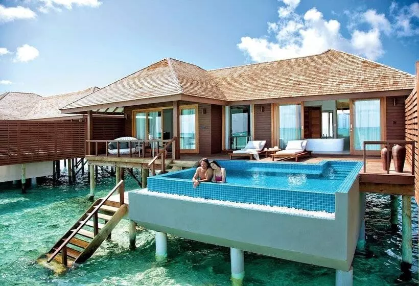 ویلای لوکس 1 خوابه, Hideaway Beach Resort & Spa