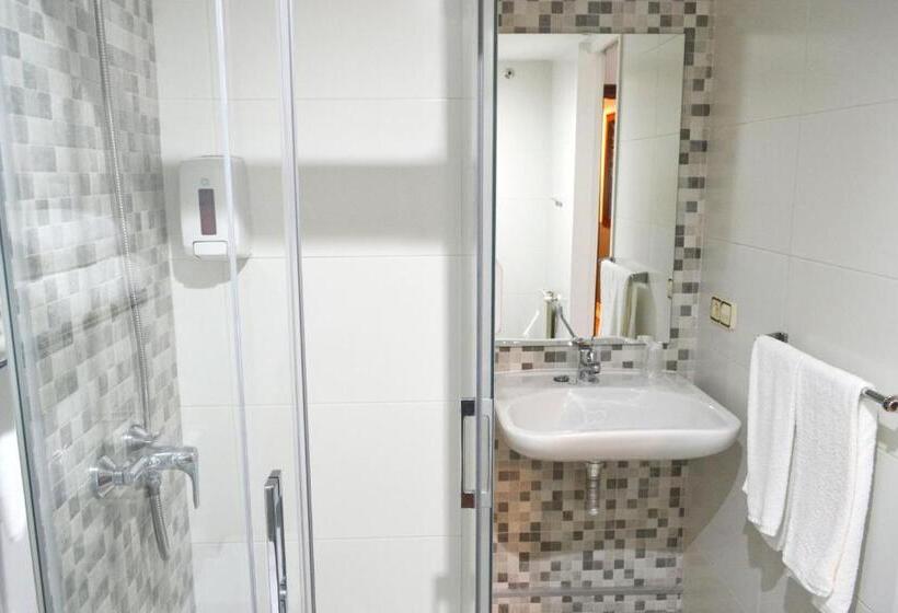 اتاق استاندارد یک نفره, Alda Puerta Coruna