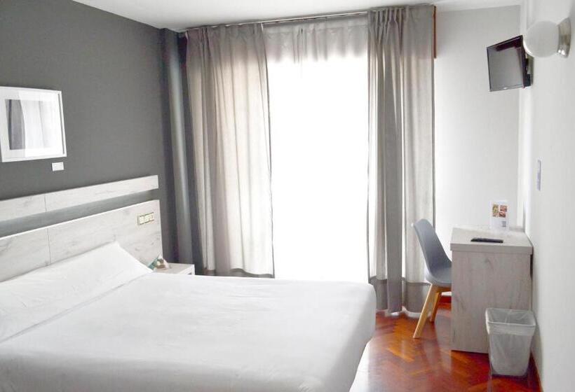 اتاق استاندارد یک نفره, Alda Puerta Coruna