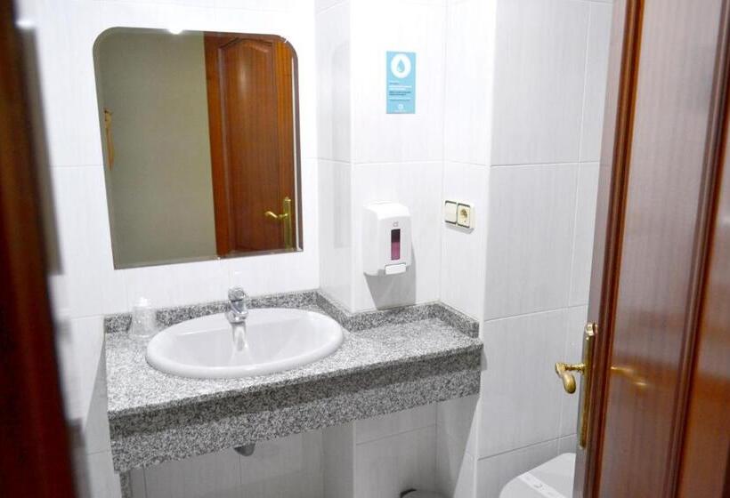 اتاق اکونومی, Alda Puerta Coruna