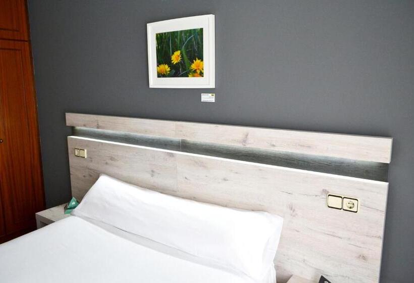 اتاق اکونومی, Alda Puerta Coruna