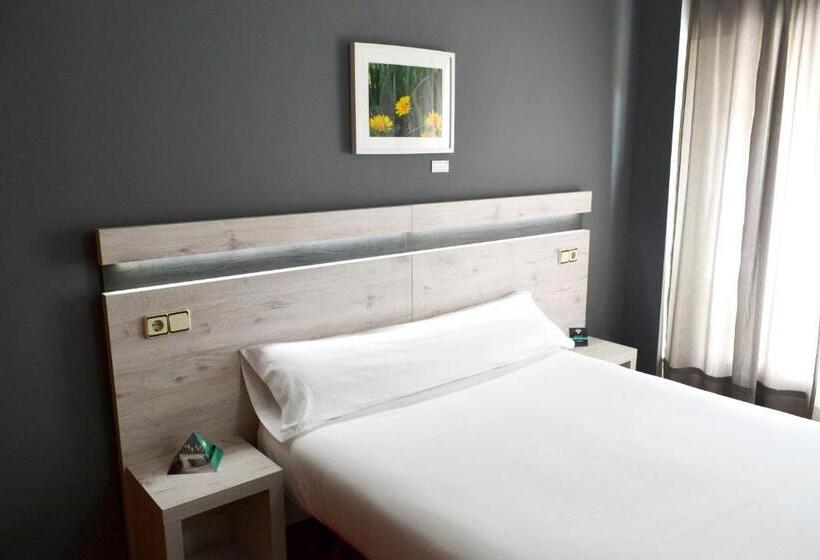 اتاق اکونومی, Alda Puerta Coruna