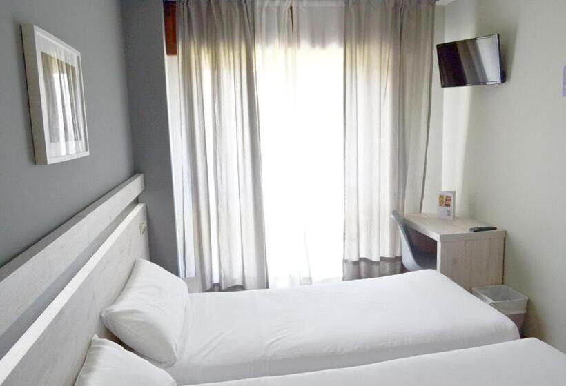 اتاق اکونومی, Alda Puerta Coruna